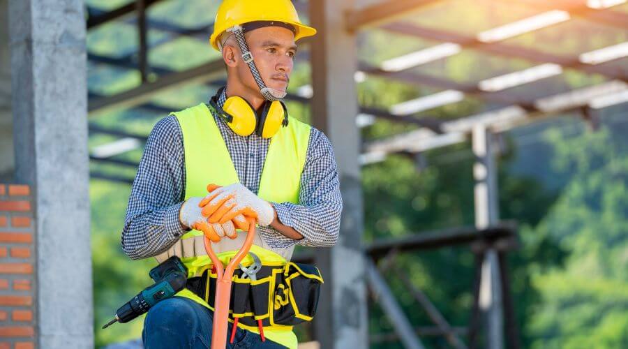 Professional gutter cleaning in Weaubleau, MO